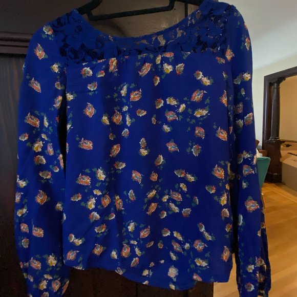 Long sleeved blouse, royal blue floral lack. Dept BV, XS - Picture 1 of 2